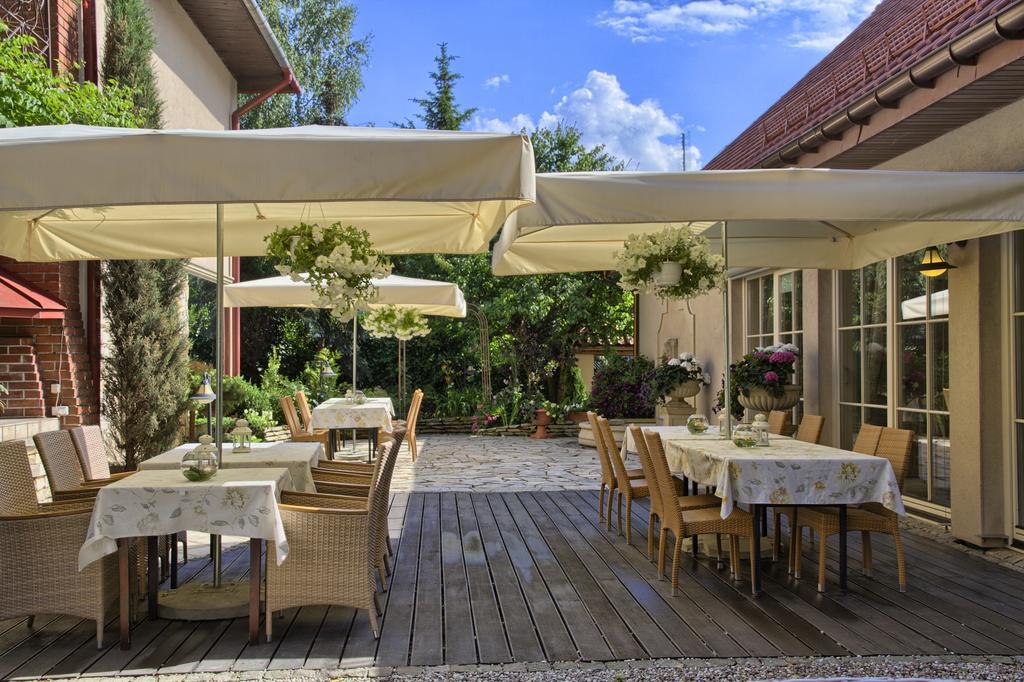 Villa Estera - Hotel & Restauracja Michalowice  Exterior photo